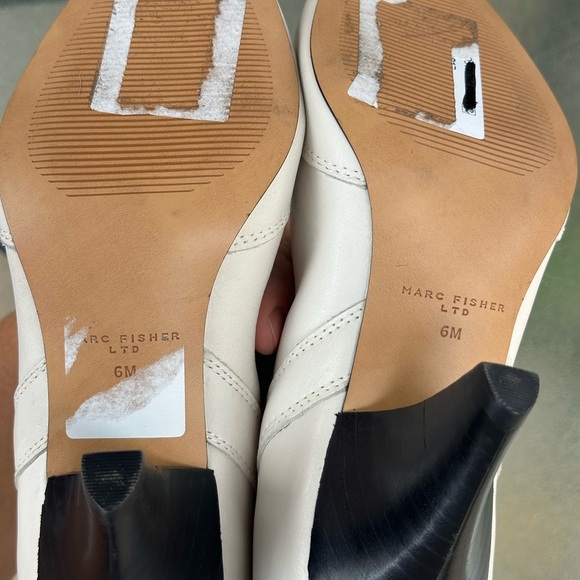 Marc Fisher Boots Women’s Size 6M Leather cone Heel Carrisa ankle boot NWOB - Picture 2 of 11